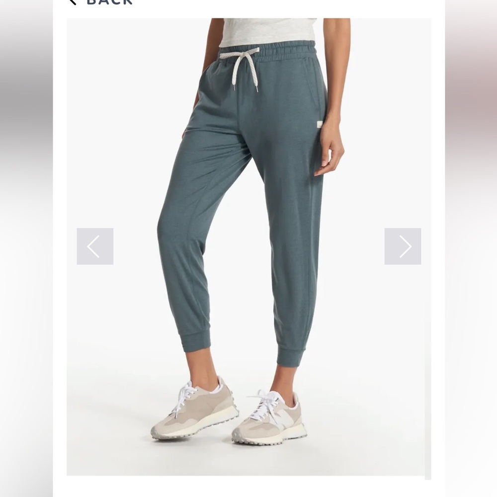 VUORI WOMENS PERFORMANCE JOGGER SIZE MEDIUM IN LAKE HEATHER EXCELLENT COND